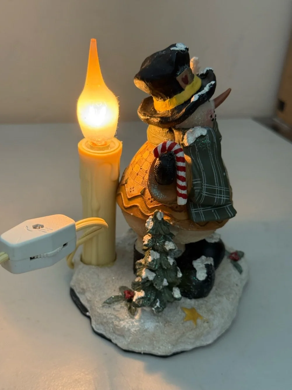 Vintage CRAZY MOUNTAIN Lighted Snowman Christmas Resin‎ Figurine Decor
